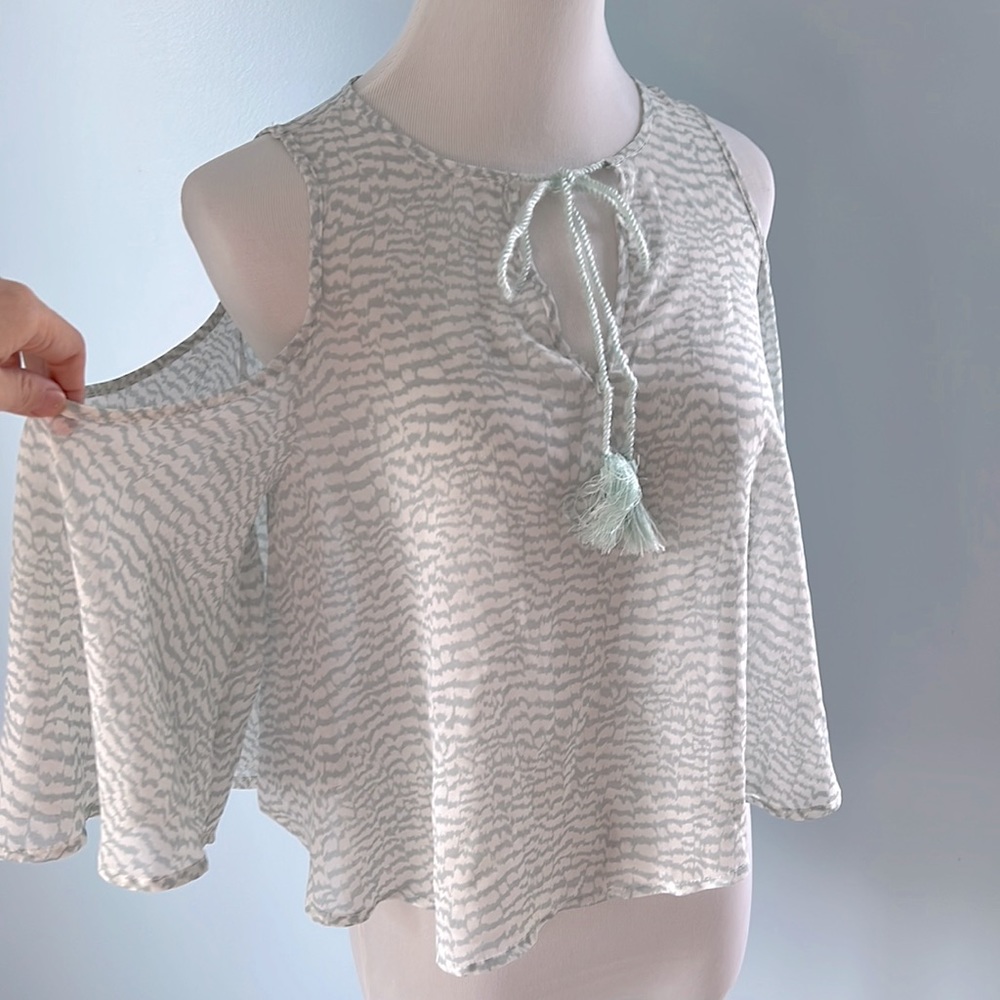 Forever 21 mint color top size M